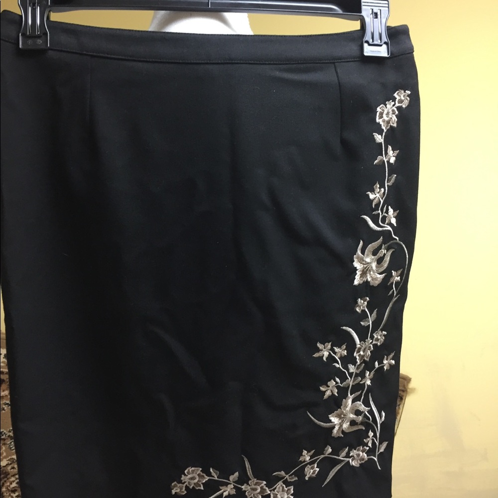 SALE! Vertigo Paris black pencil skirt