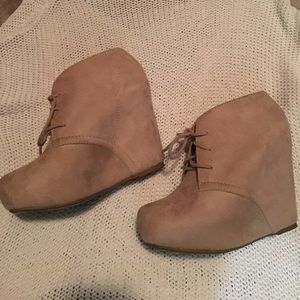 💥FINAL PRICE DROP Charlotte Russe wedge booties