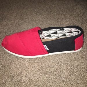 Toms