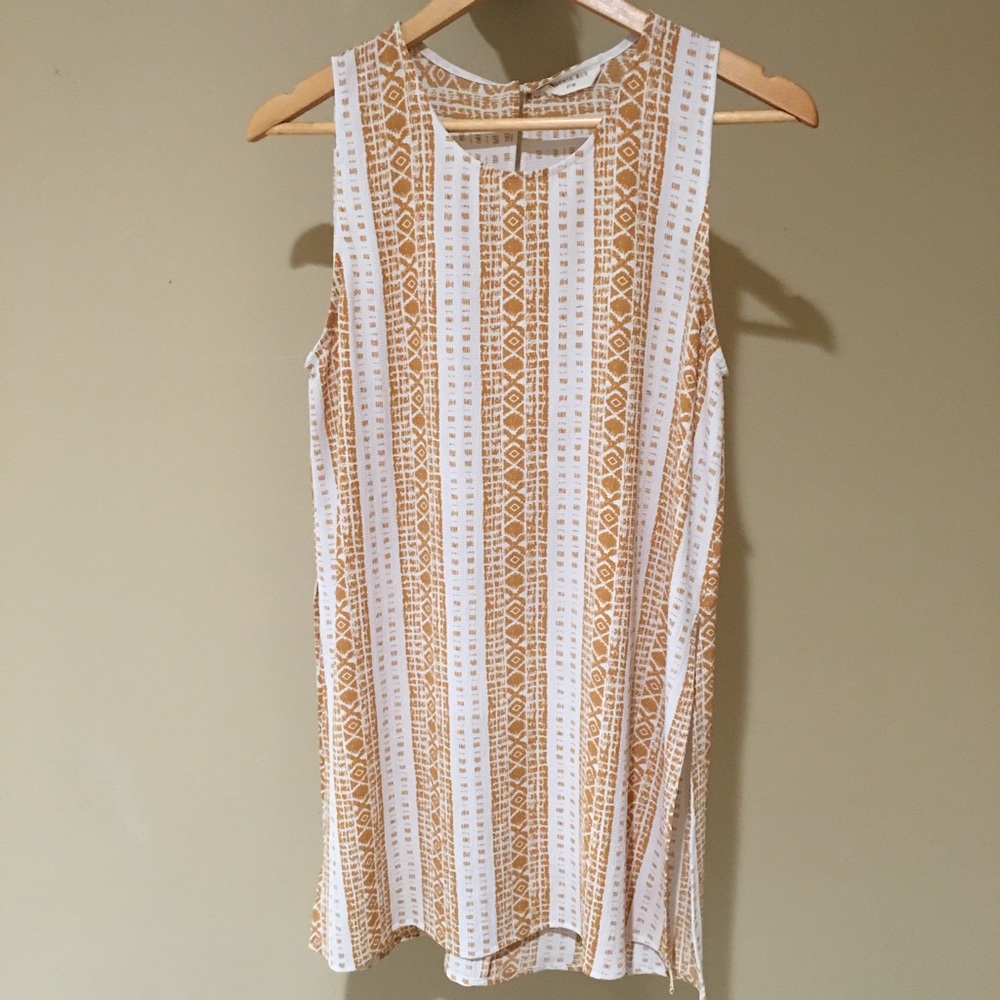 Sophie rue Gold pattered top