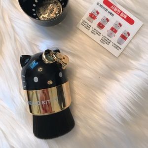 🌈Cute Hello kitty facial brush perfect for gift