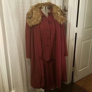 Original 1940s suit dress with overcoat/fur collar