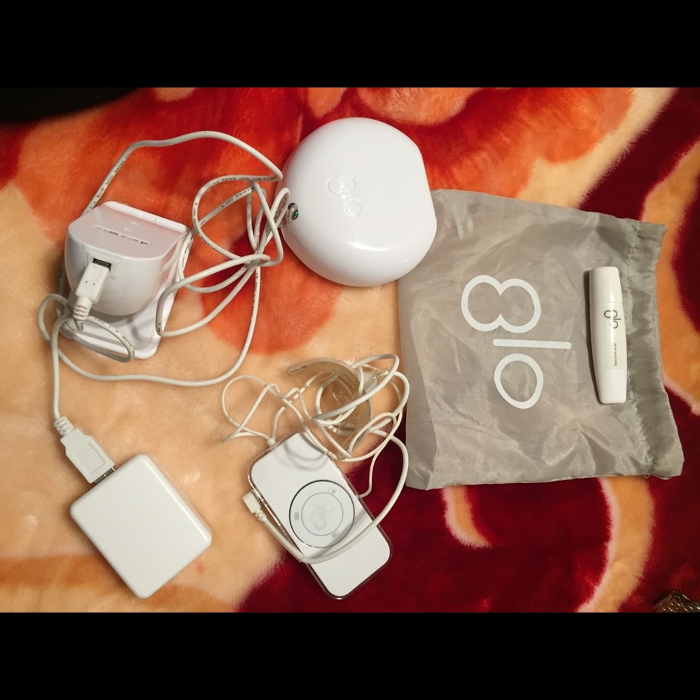 Glo teeth whitening kit $200 retail ! $100 deal