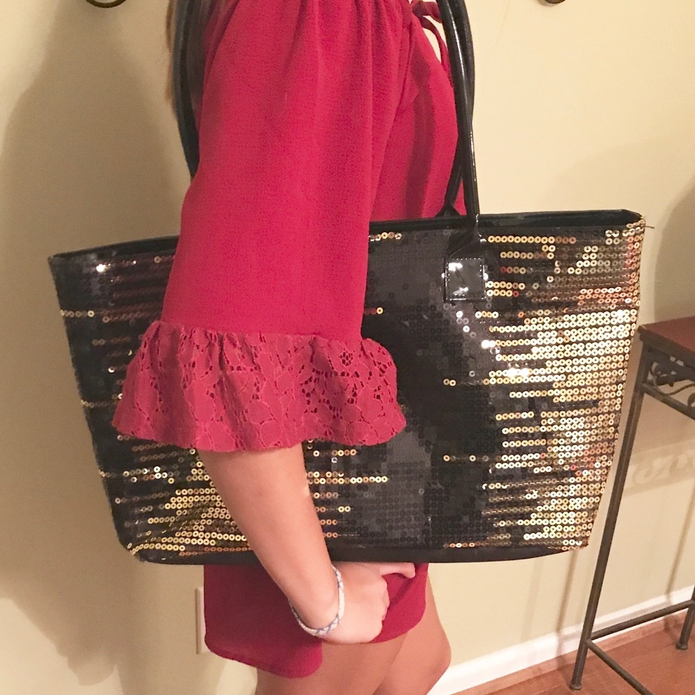 Snazzy Black/Gold Accent Shoulder Bag
