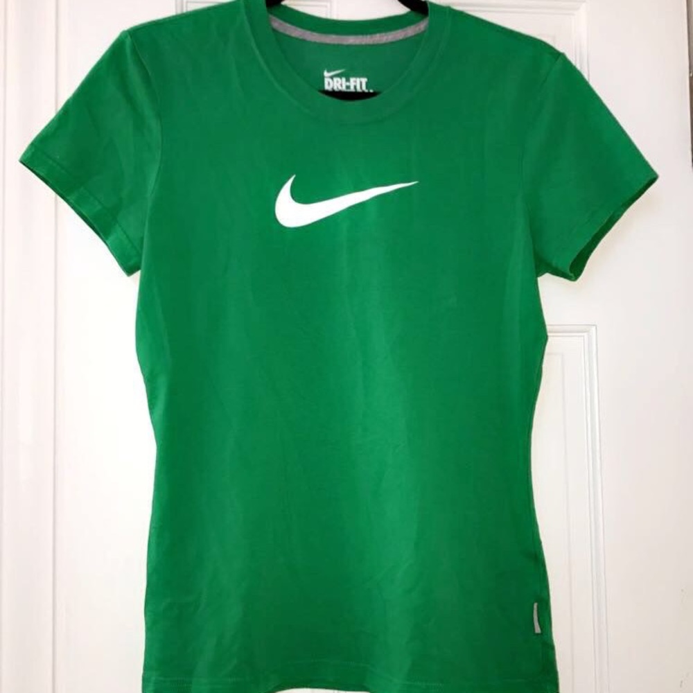 green nike dry fit shirt