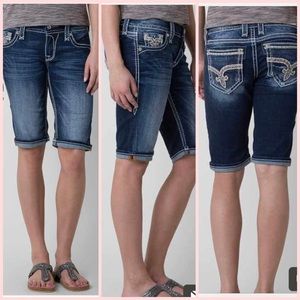 ROCK REVIVAL NANCY EASY BERMUDA STRETCH SHORT - 30