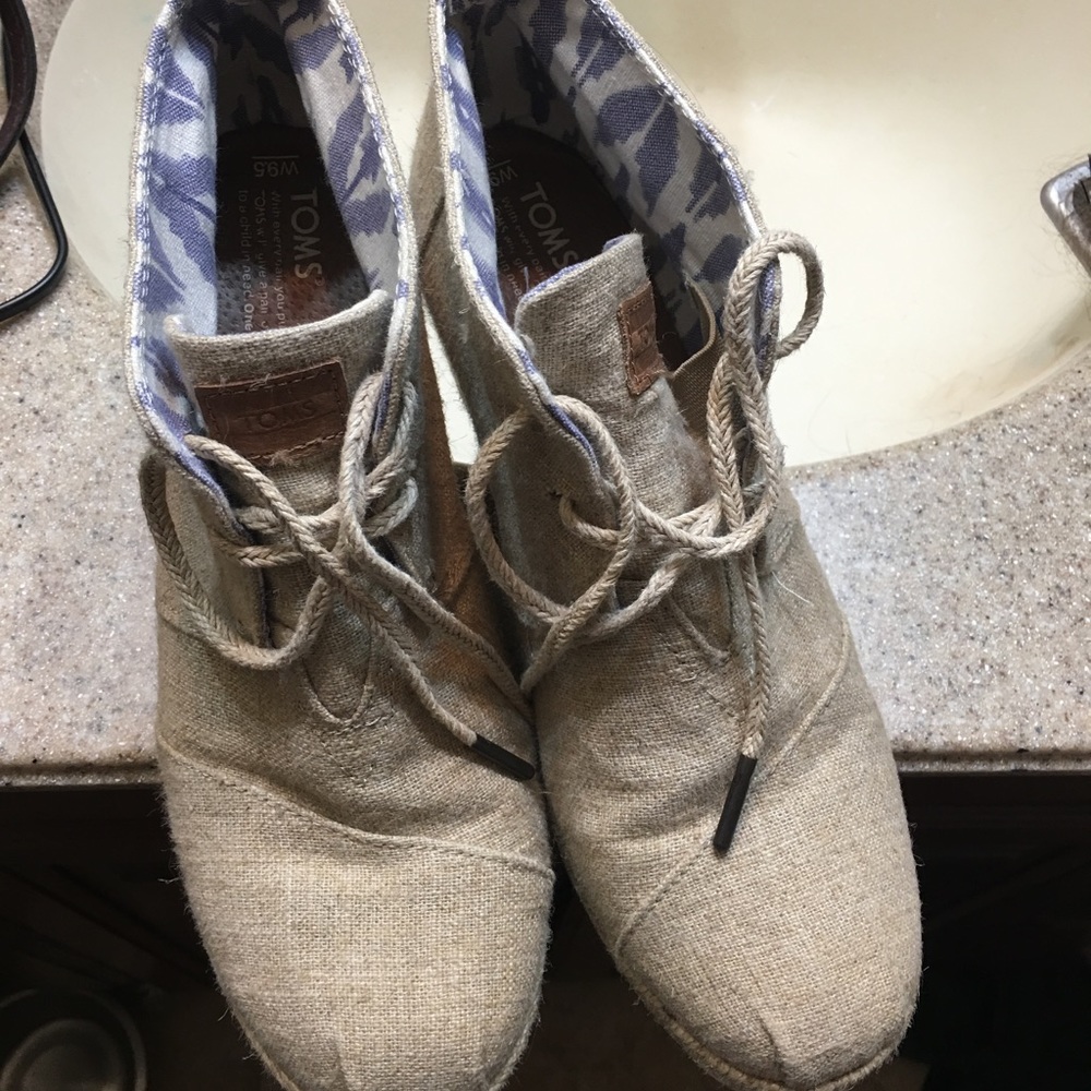 toms wedges