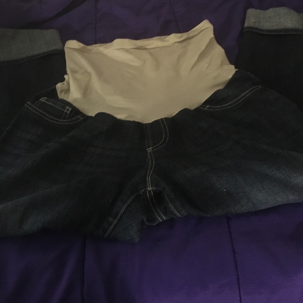 Cute cuffed maternity jeans