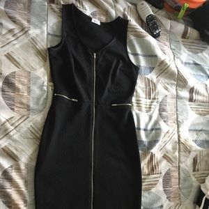 Black midi dress. Zips from bottom to top $8