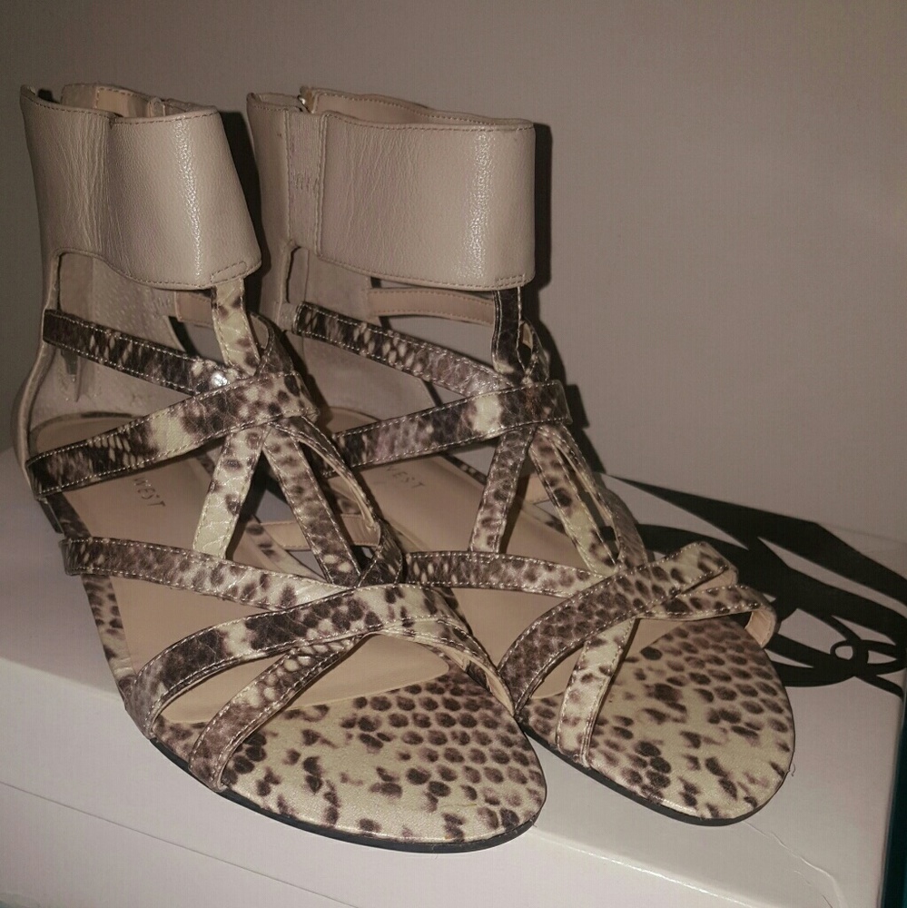 NIB Nine West Snake Print Gladiator Sandals Sz 6