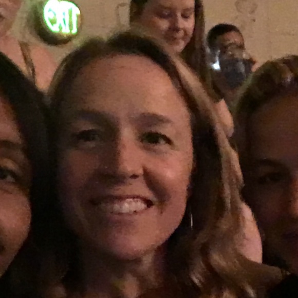 Meet your Posher, Laura - Picture 1 of 1