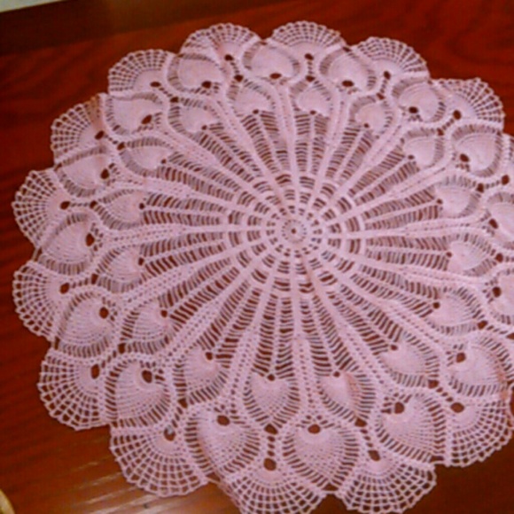 Hand made doilies - Picture 3 of 5