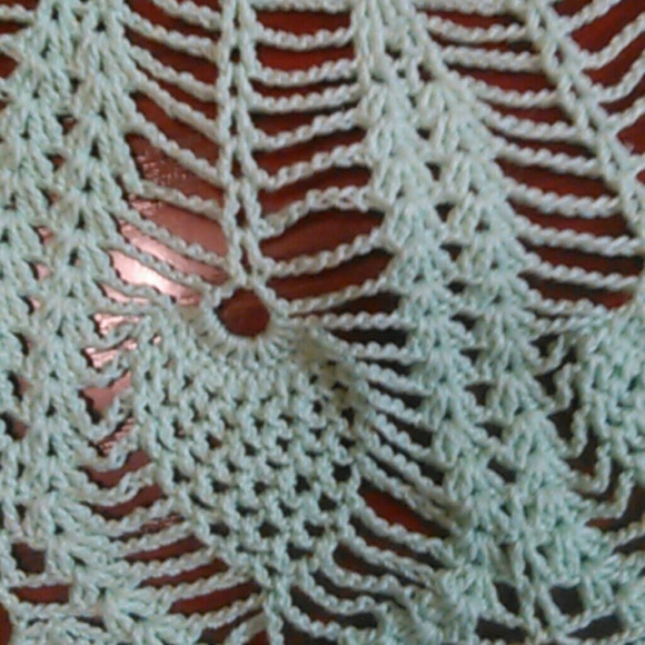 Hand made doilies - Picture 4 of 5