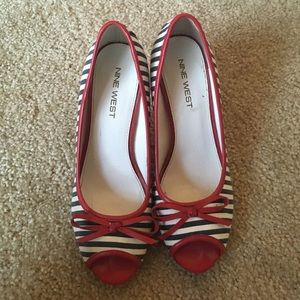 Nine West peep toe kitten heels