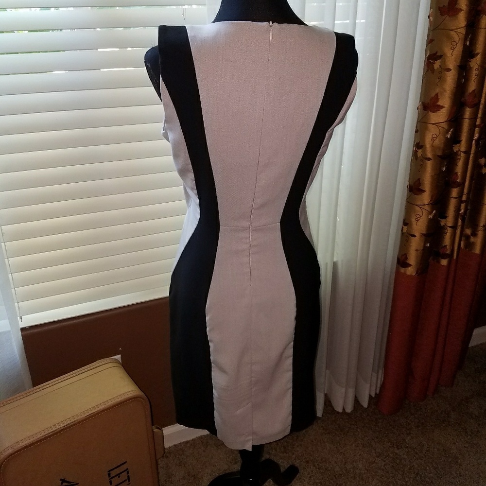 SOLD!! Dress - Picture 4 of 4