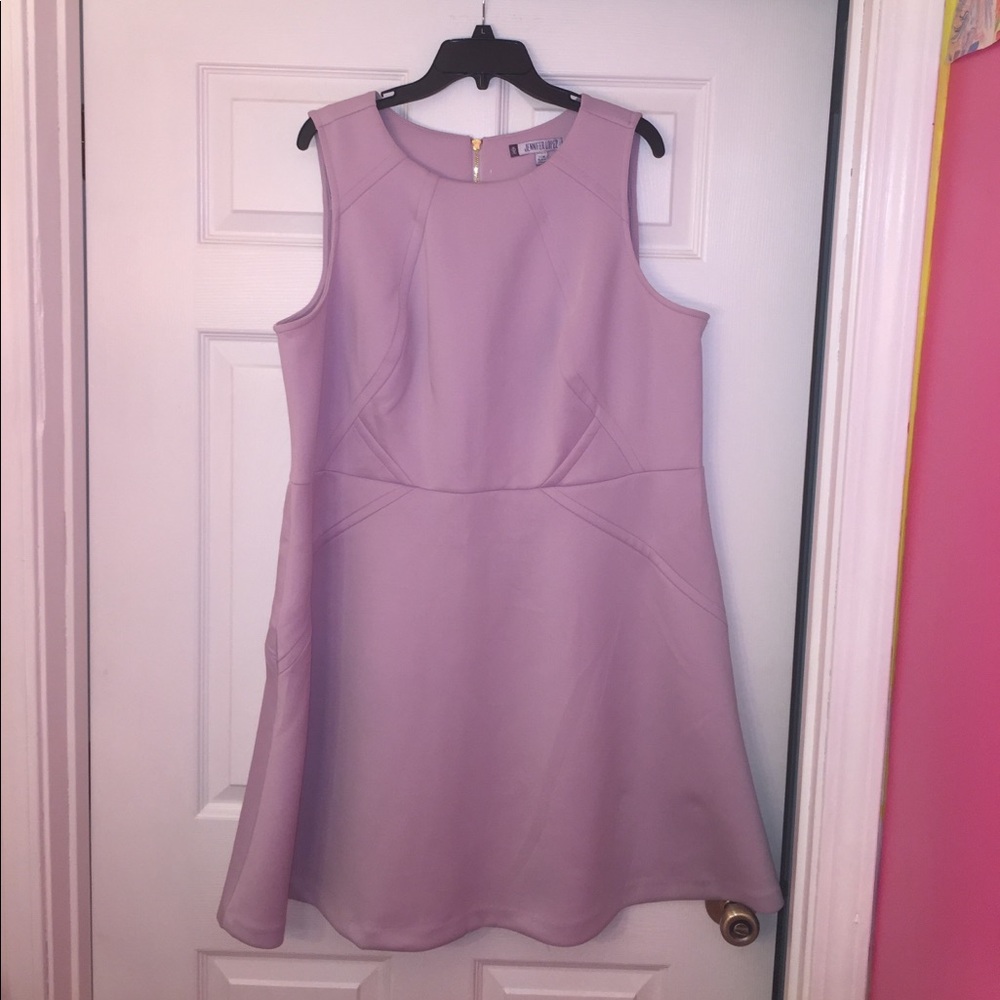 Chic, lilac Jennifer Lopez dress