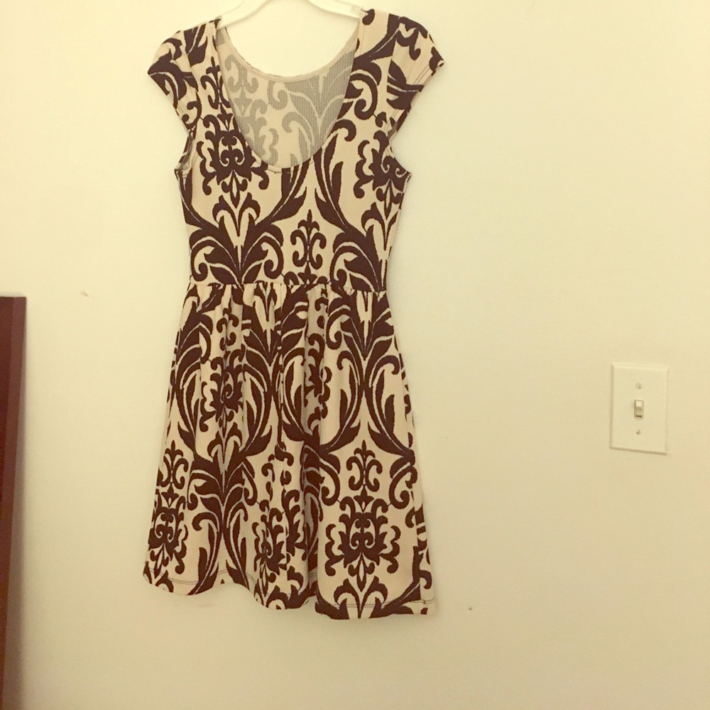 Black and white cap sleeve summer dress