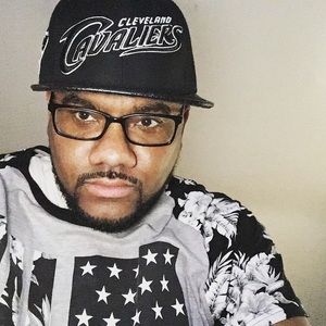 Meet your Posher, Sam