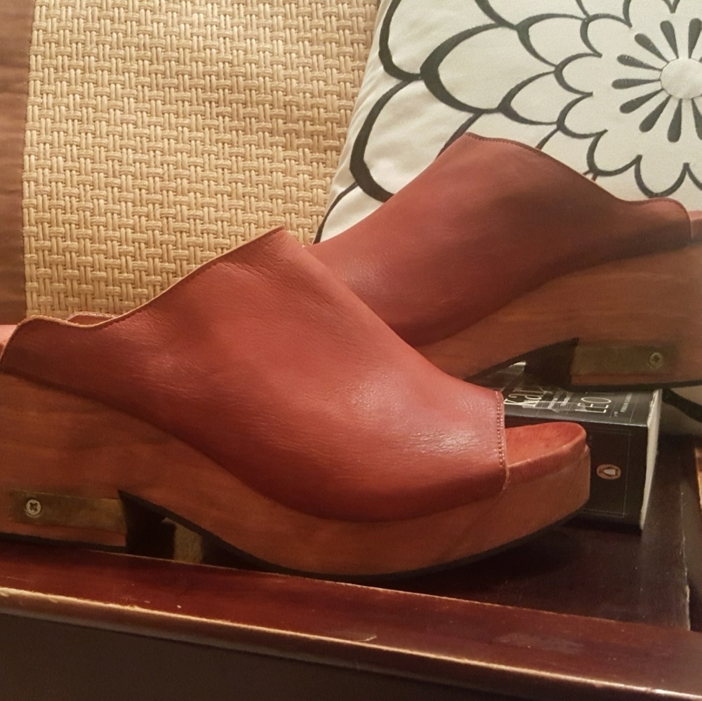 FREE PEOPLE Orange Moon Clogs