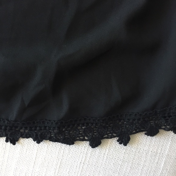 Lightweight Summer blacktop w Lace! - Picture 3 of 3