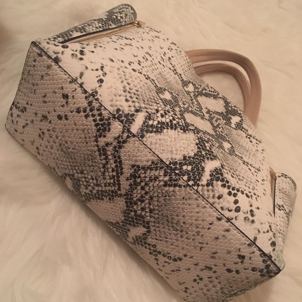 Ann Taylor Tote - Picture 4 of 6