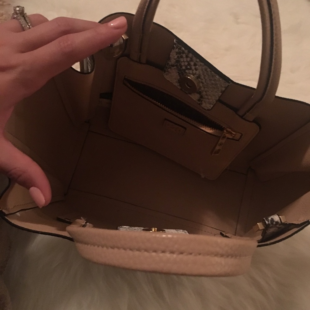Ann Taylor Tote - Picture 5 of 6