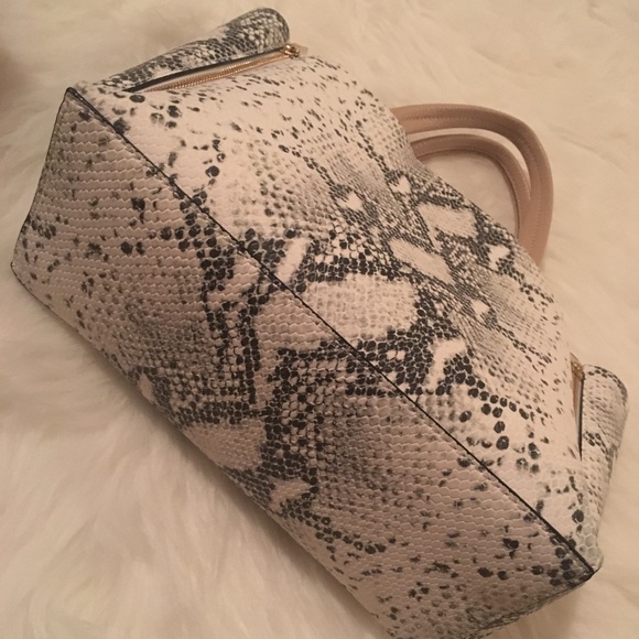 Ann Taylor Tote - Picture 4 of 6