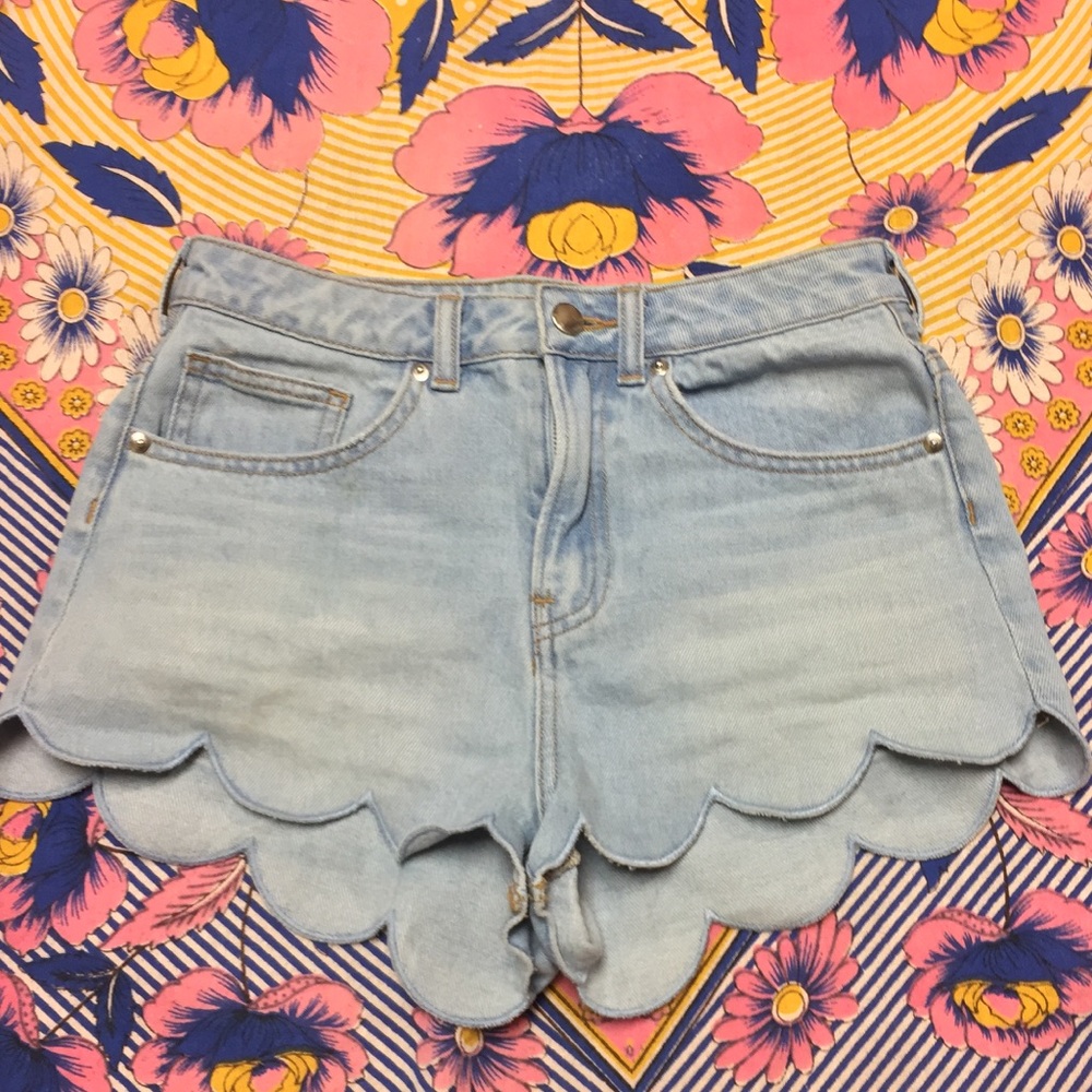 H&M Scalloped Shorts