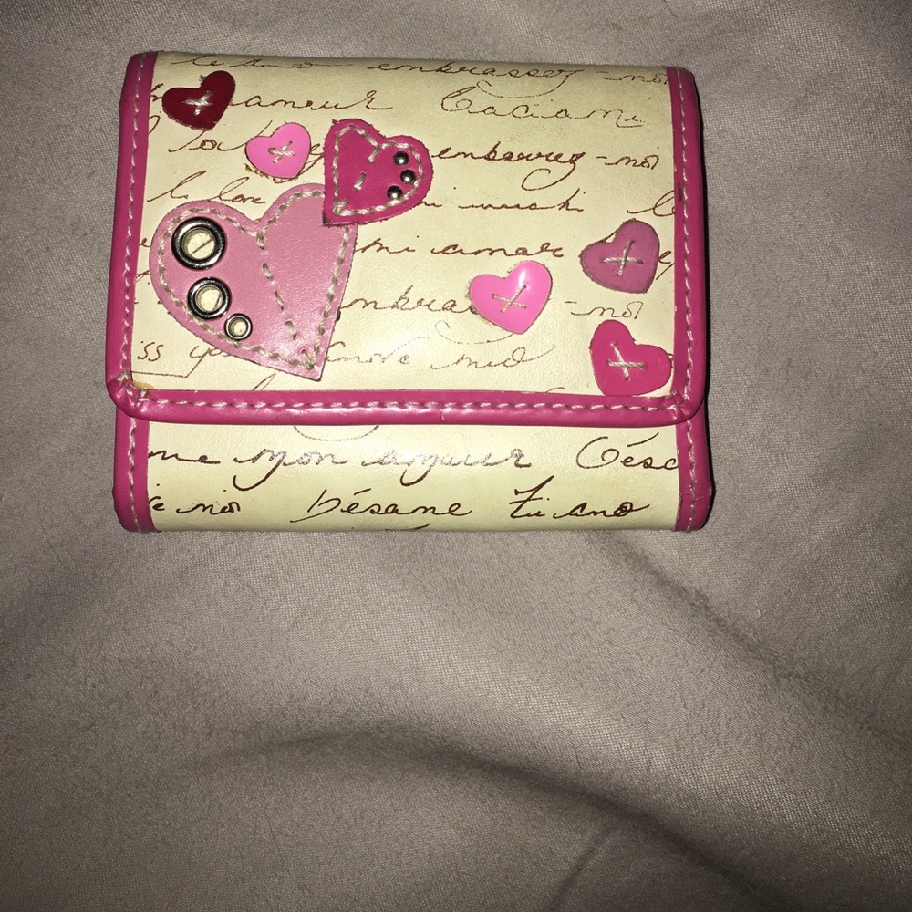Fossil heart wallet