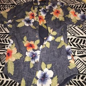 Beautiful Men's Hawaiian Print Button Down (M)