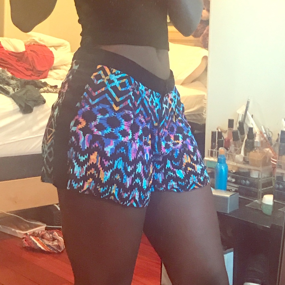 Tribal geometric shorts