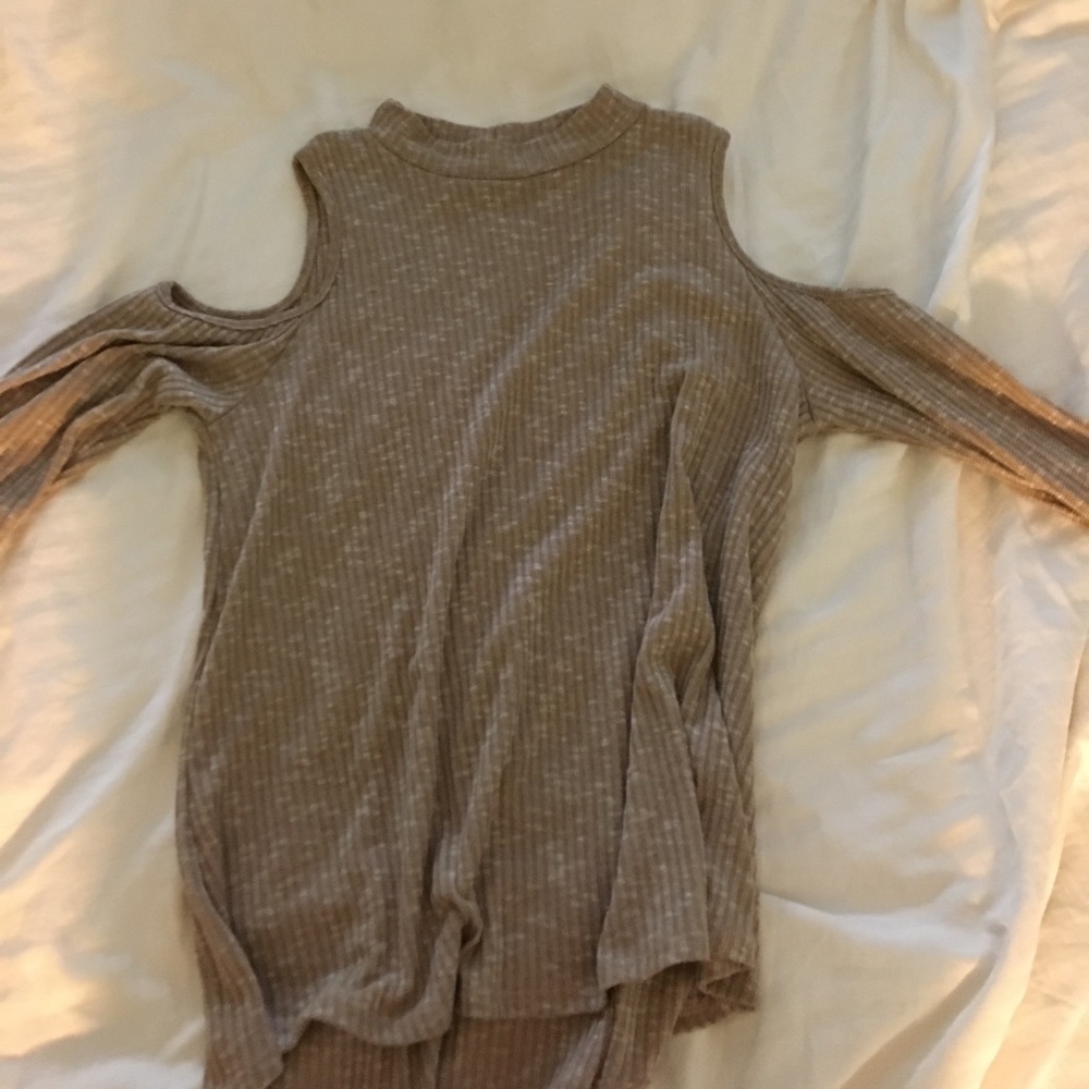 brown/cream cold shoulder top