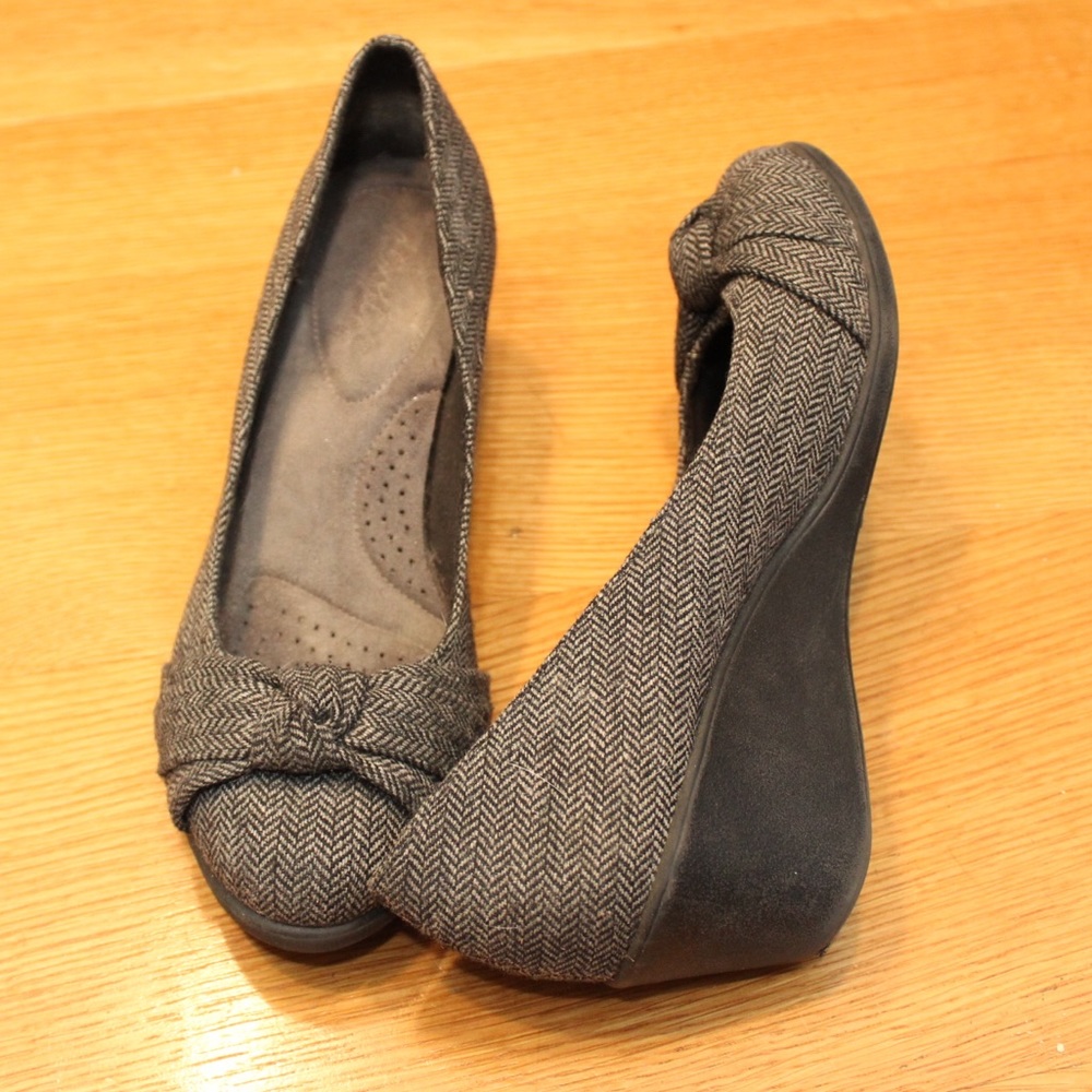 Herringbone wedges