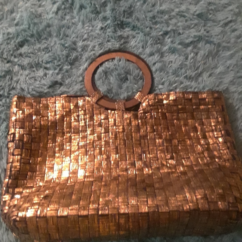Carry bag with wooden handle