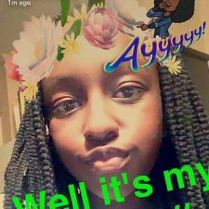 Meet your Posher, Deniah