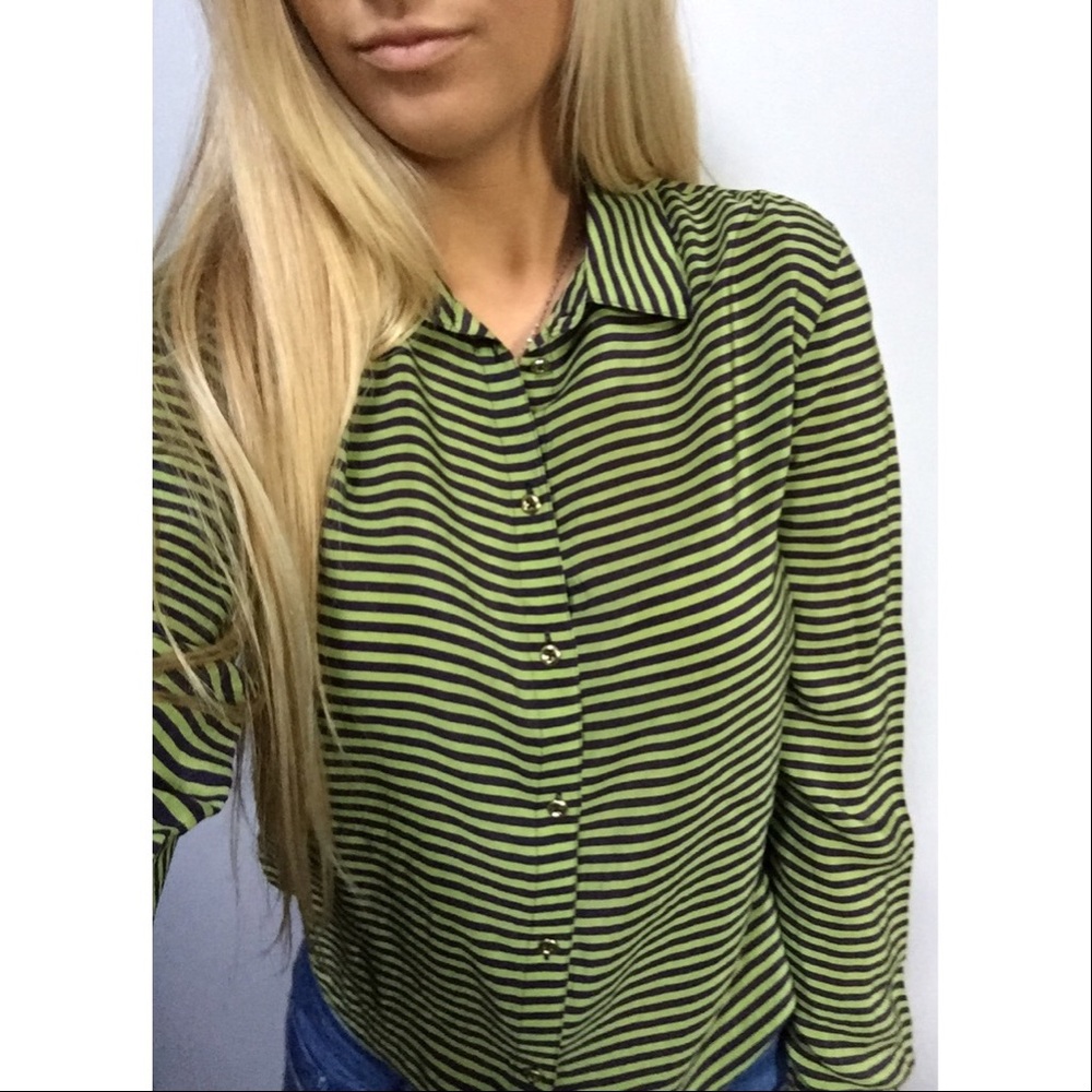 Banana Republic Navy & green blouse w/ buttons