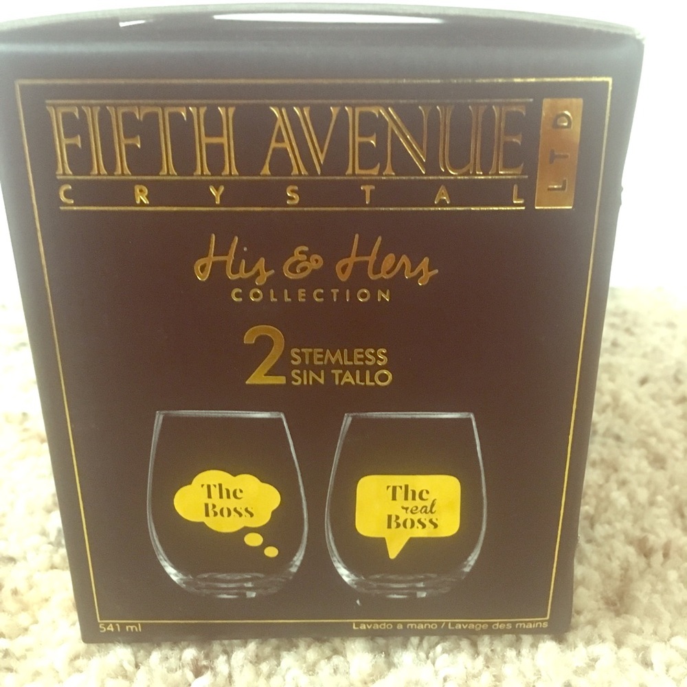 2 in a set very pretty glasses