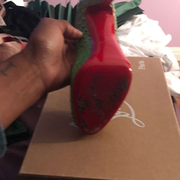 Christian Louboutin - Picture 2 of 5