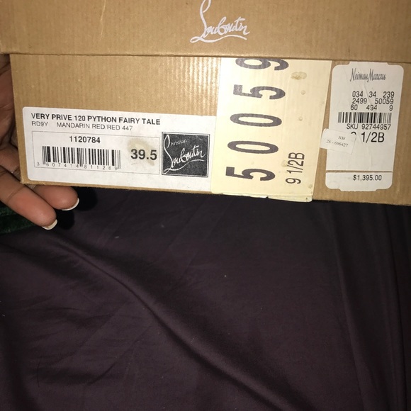 Christian Louboutin - Picture 3 of 5