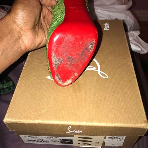 Christian Louboutin - Picture 4 of 5