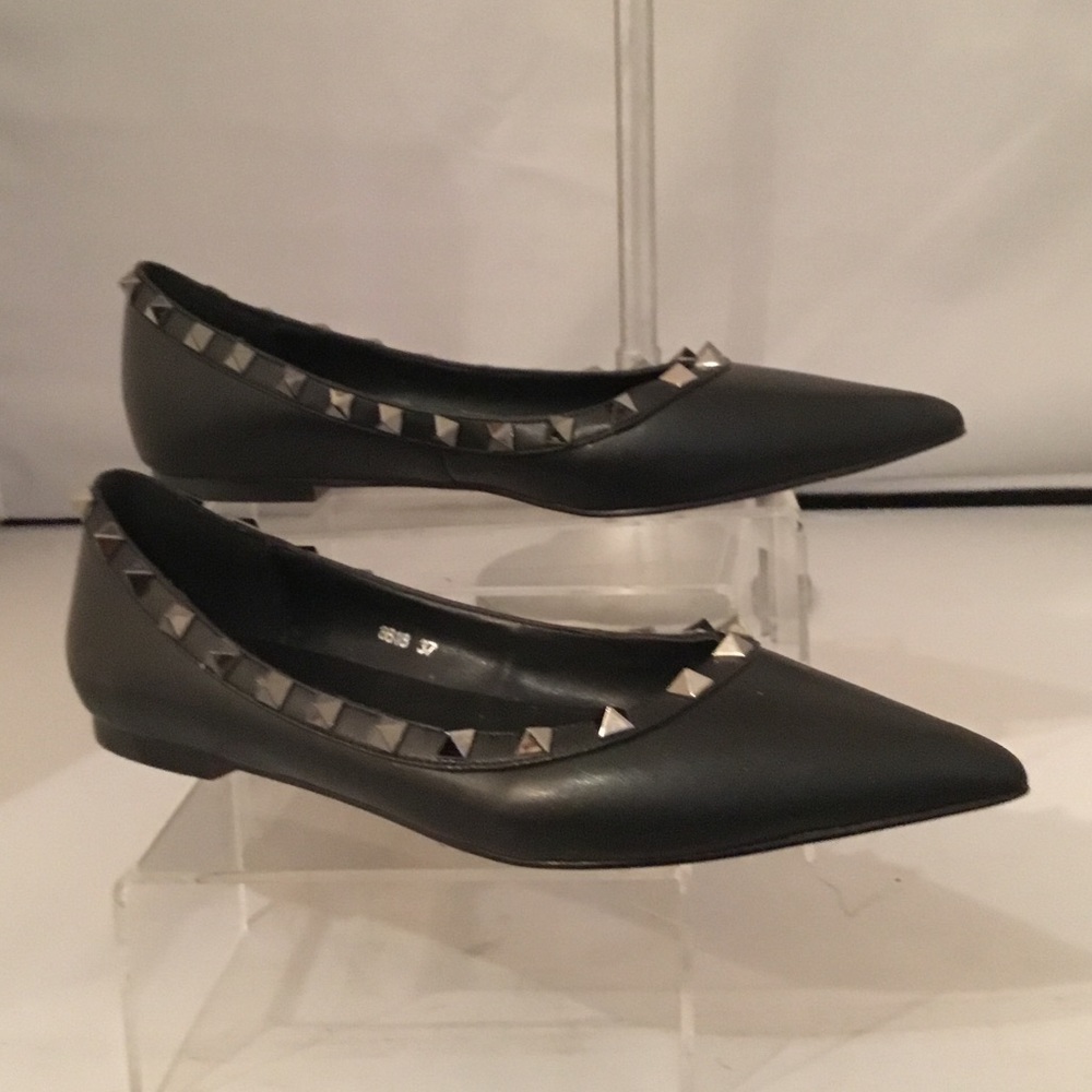 "SOLD' VALENTINO ROCKSTUD FLATS - Picture 2 of 6