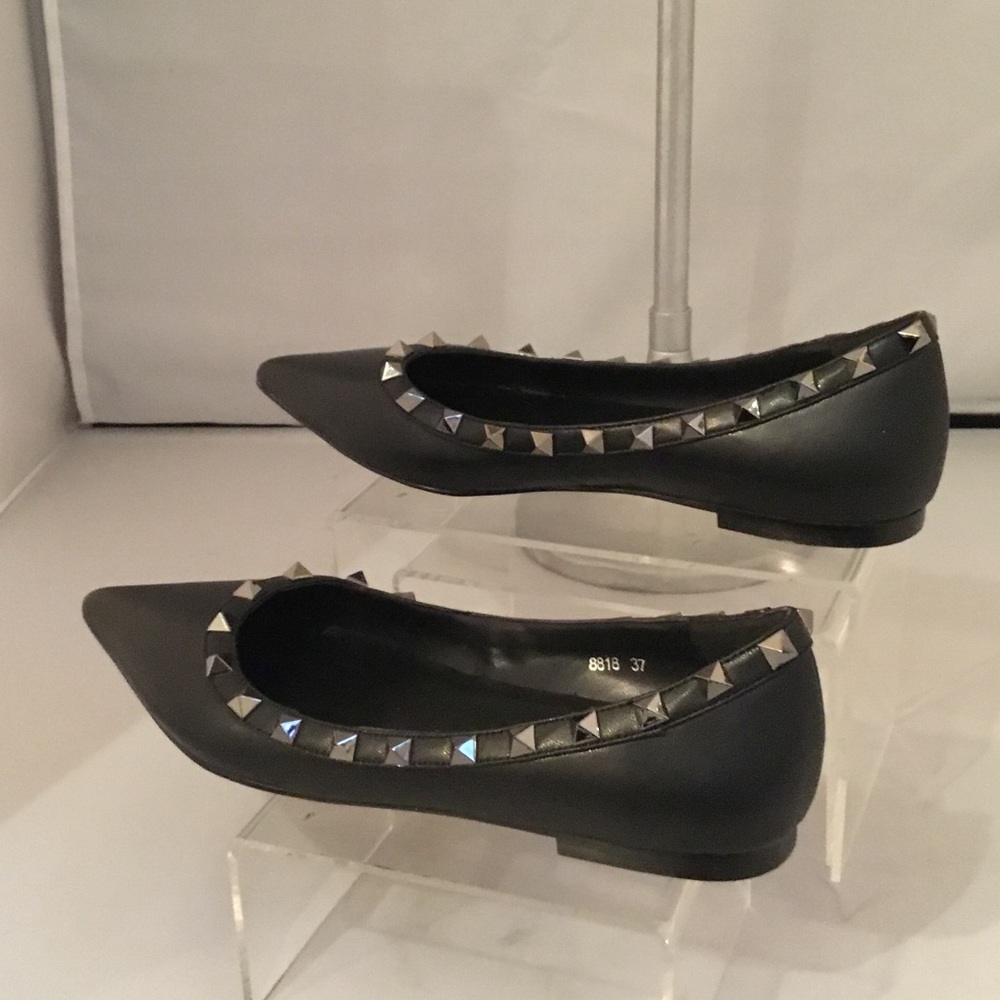 "SOLD' VALENTINO ROCKSTUD FLATS - Picture 5 of 6