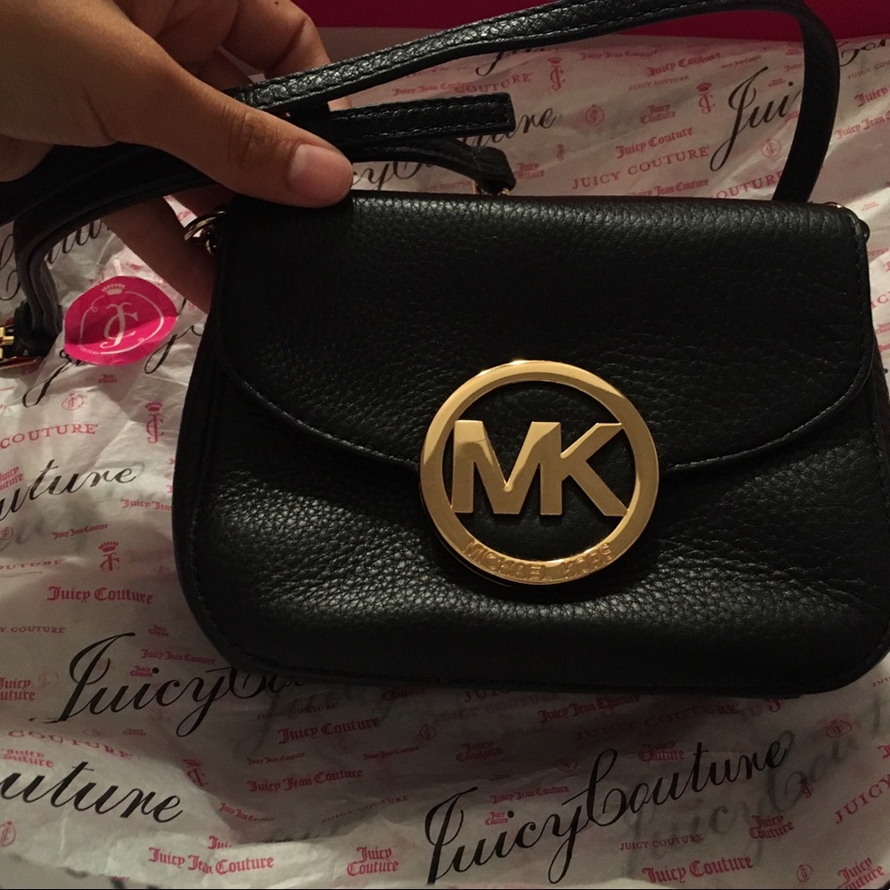 Michael kors cross body