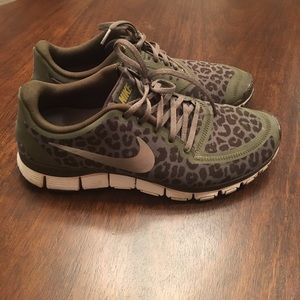 NIKE Free 5.0 - size 10 - leopard print