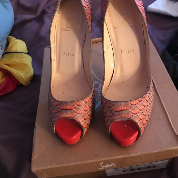 Shoes - Picture 4 of 5