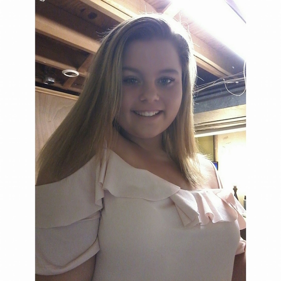 Meet your Posher, Isabella - Picture 1 of 1