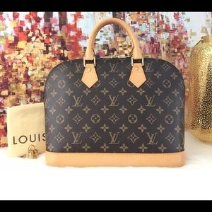 AUTHENTIC LOUIS VUITTON LIKE NEW CONDITION