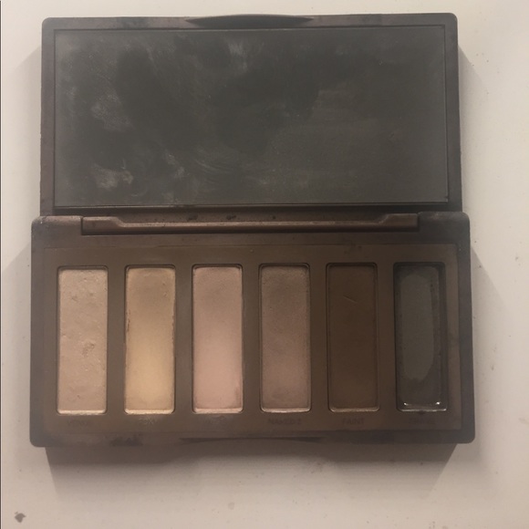 Urban Decay Naked basics palette 1 & 2 - Picture 2 of 3
