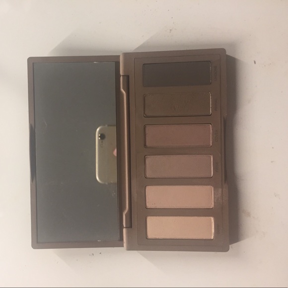 Urban Decay Naked basics palette 1 & 2 - Picture 3 of 3