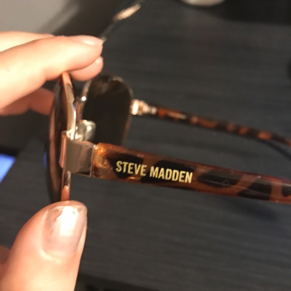 Steve Madden aviator sunglasses.